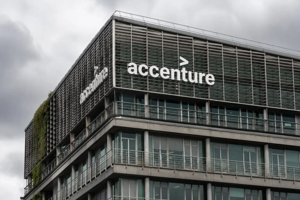 Accenture's Slashed Outlook Sinks IT Services Stocks