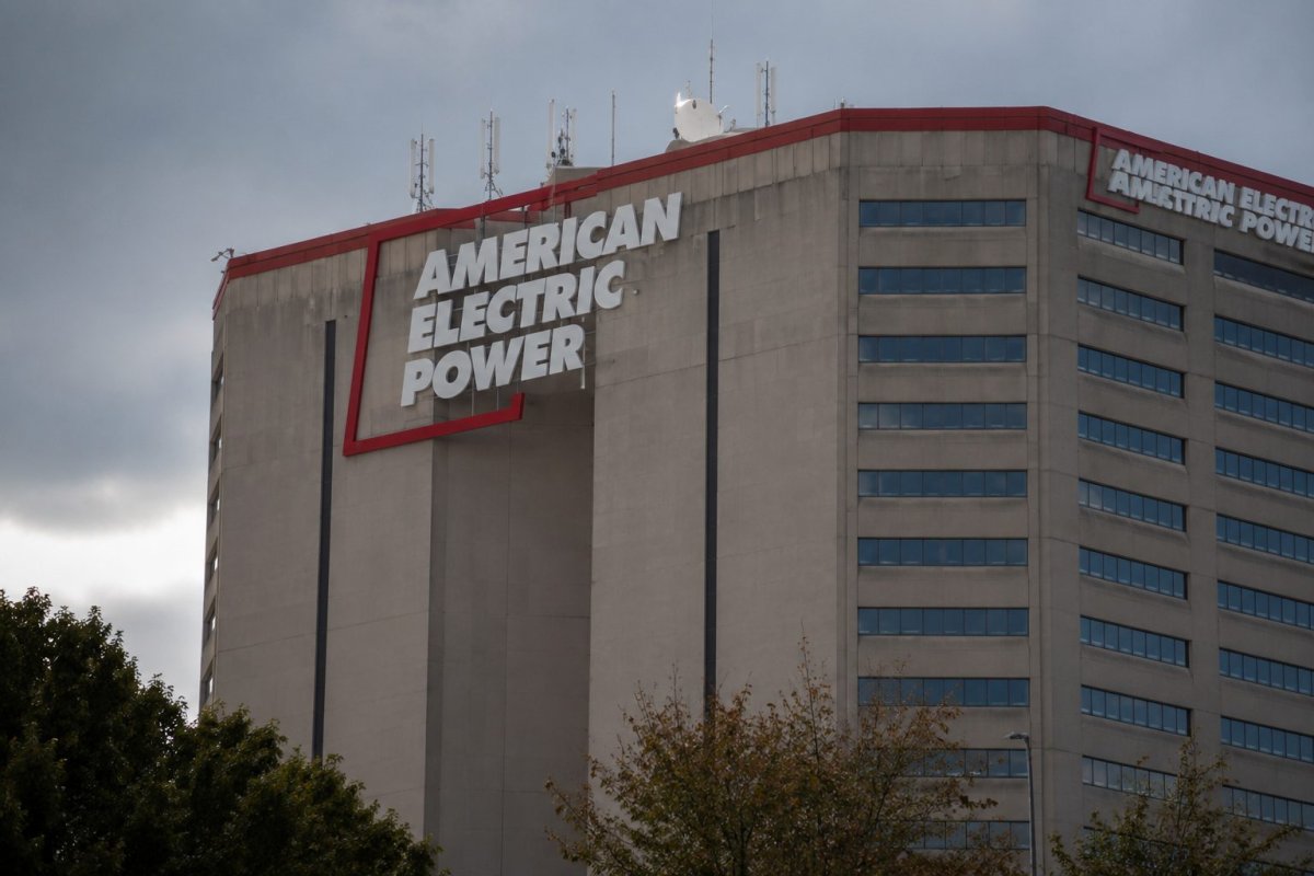 AEP Stock Sale Nears $3B as Data Centers Drive Utility Expansion