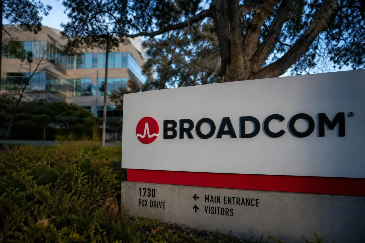 AI Chip Selloff Persists Despite Broadcom's $35B Financing Initiative