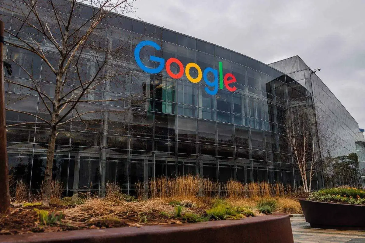 Alphabet Stock Climbs 3.4% as $98B Investment Gain Skews P/E