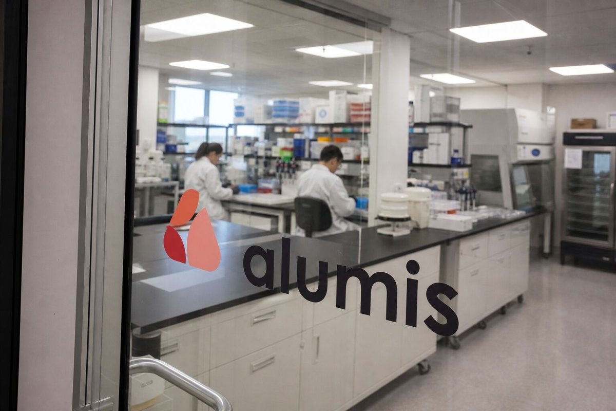 Alumis Stock Craters 59% on Failed Lupus Trial