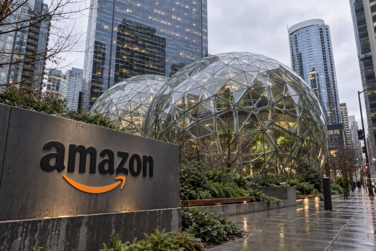 Amazon's £4.25B Bond Debut Signals AI Funding Shift