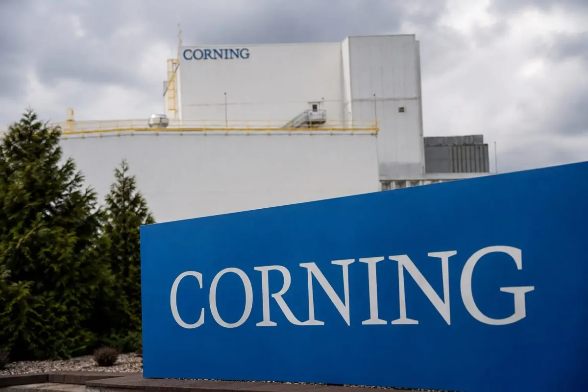 Amazon's Multibillion-Dollar Fiber Deal Boosts Corning's AI Data Center Role