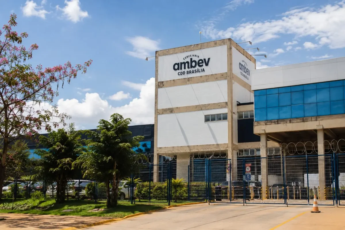 Ambev Shares Hold Ground as Brazilian Trading Resumes Before US Holiday