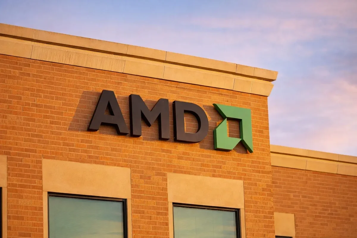AMD Shares Drop Amid Tech Selloff as Geopolitical Tensions Weigh
