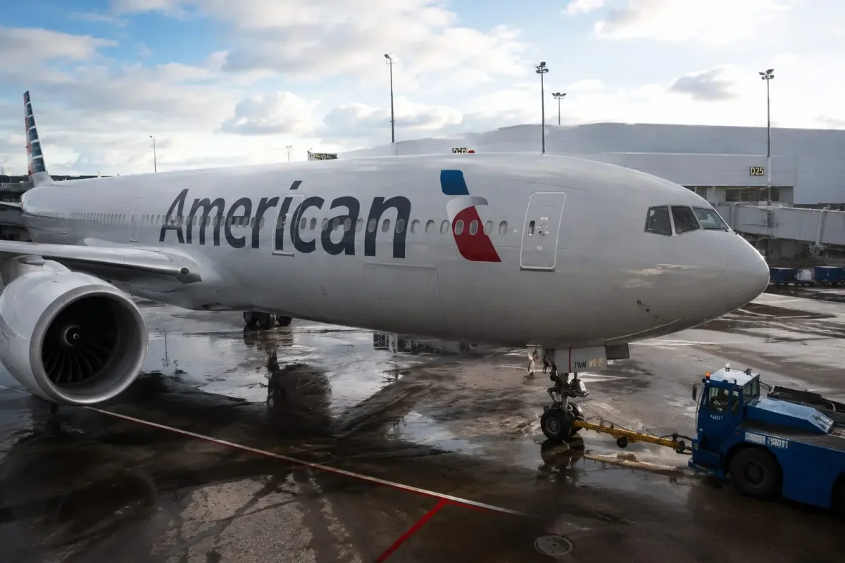 American Airlines exits DJTA, refinances debt amid demand shifts
