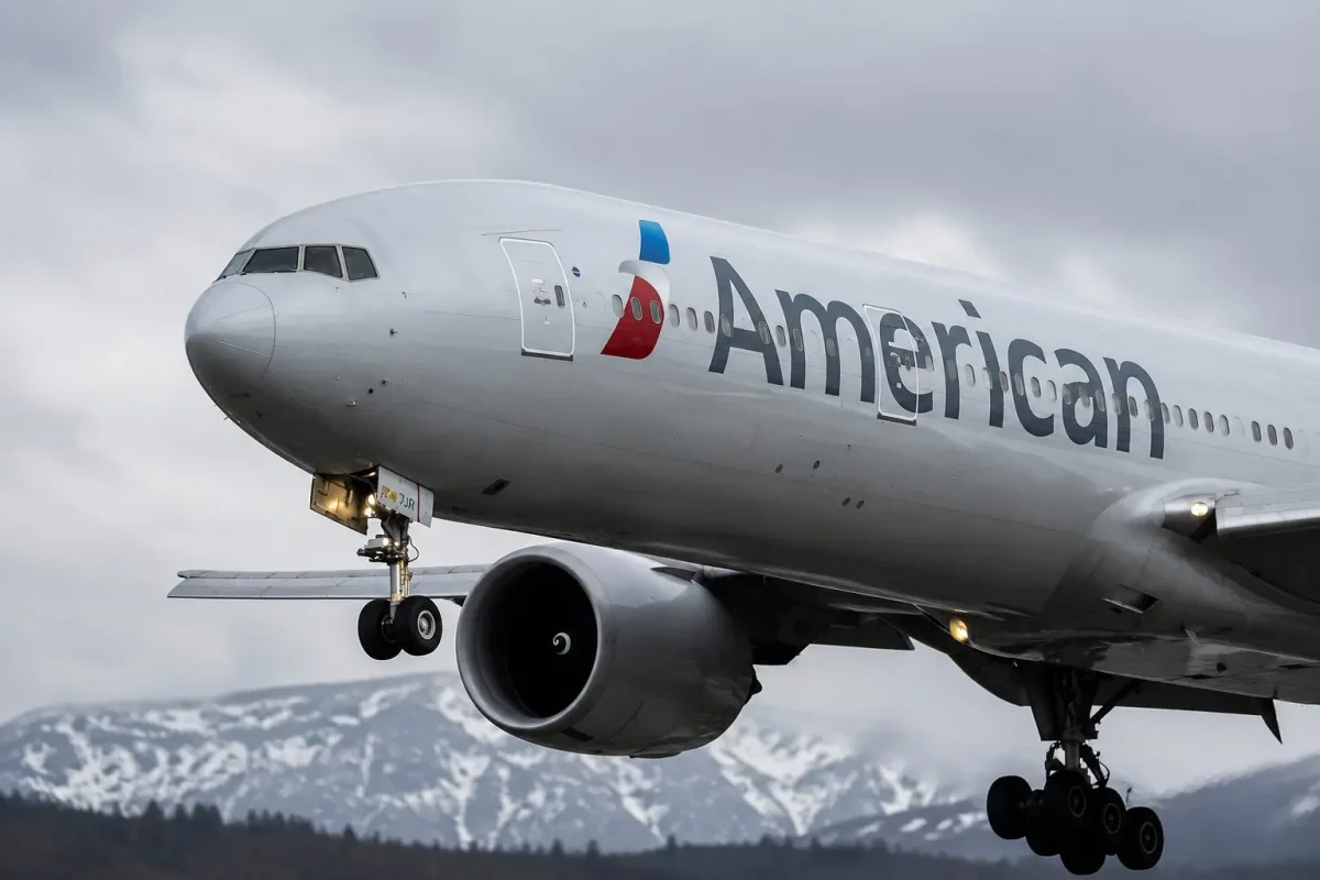 American Airlines Stock Rebounds from Outage, but Margin Gap Persists
