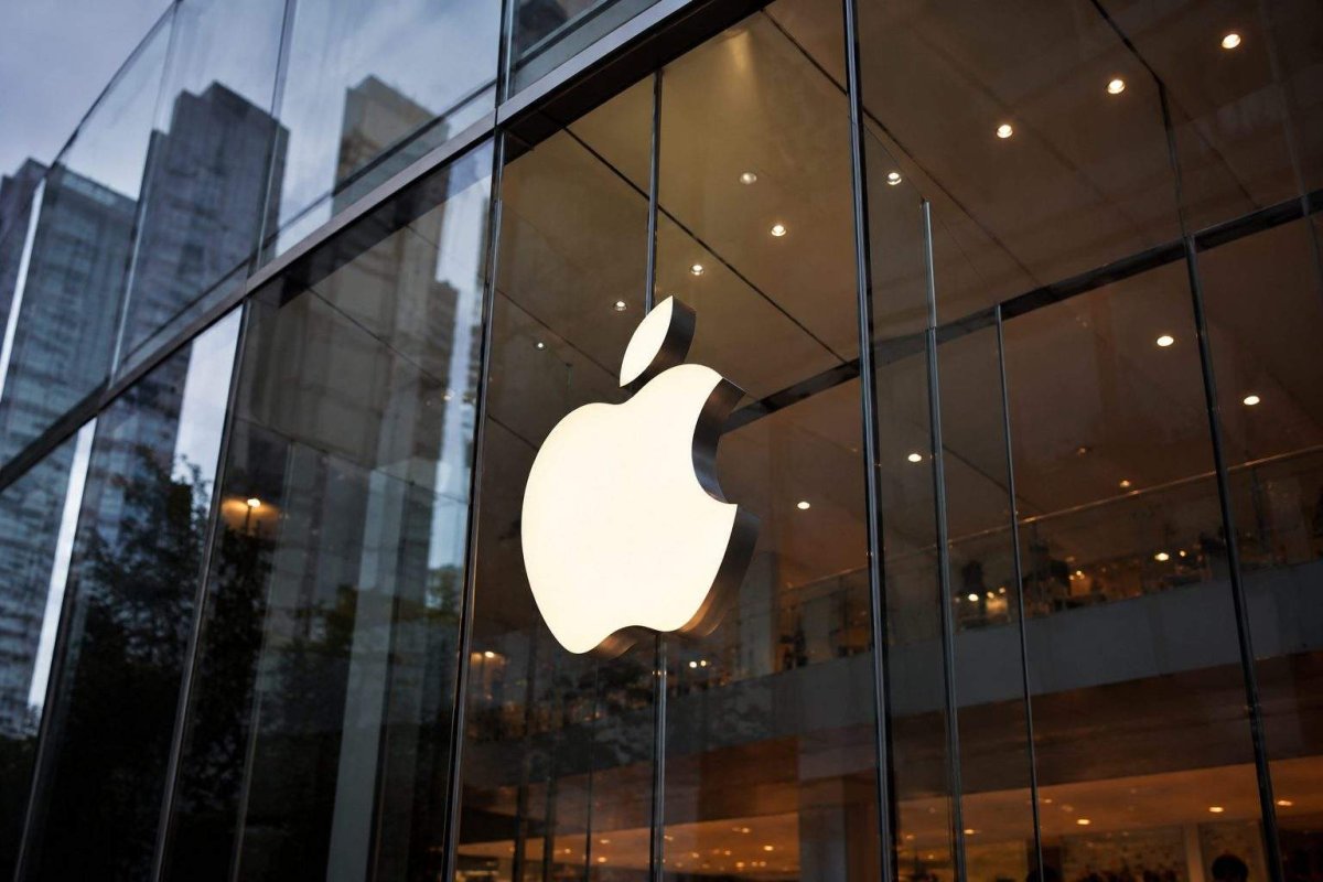 Apple's WWDC AI Push Puts Siri in Spotlight, Valuation Risks Loom