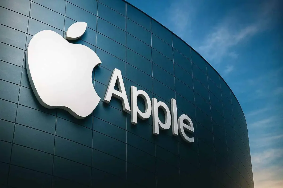 Apple Shares Dip Amid Market Sell-Off Despite New iPhone and MacBook Launches