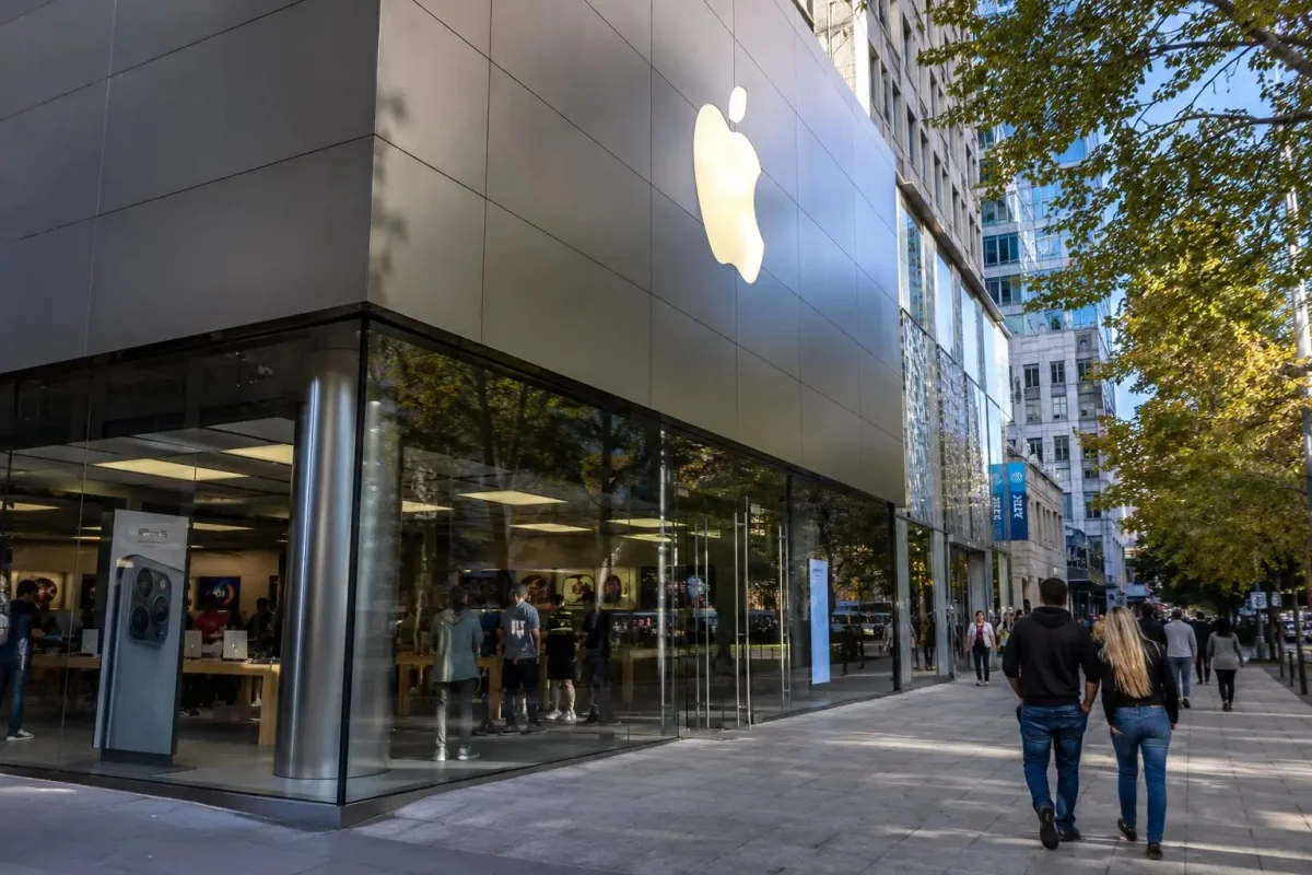 Apple Shares Hit New Record Ahead of AI-Focused WWDC