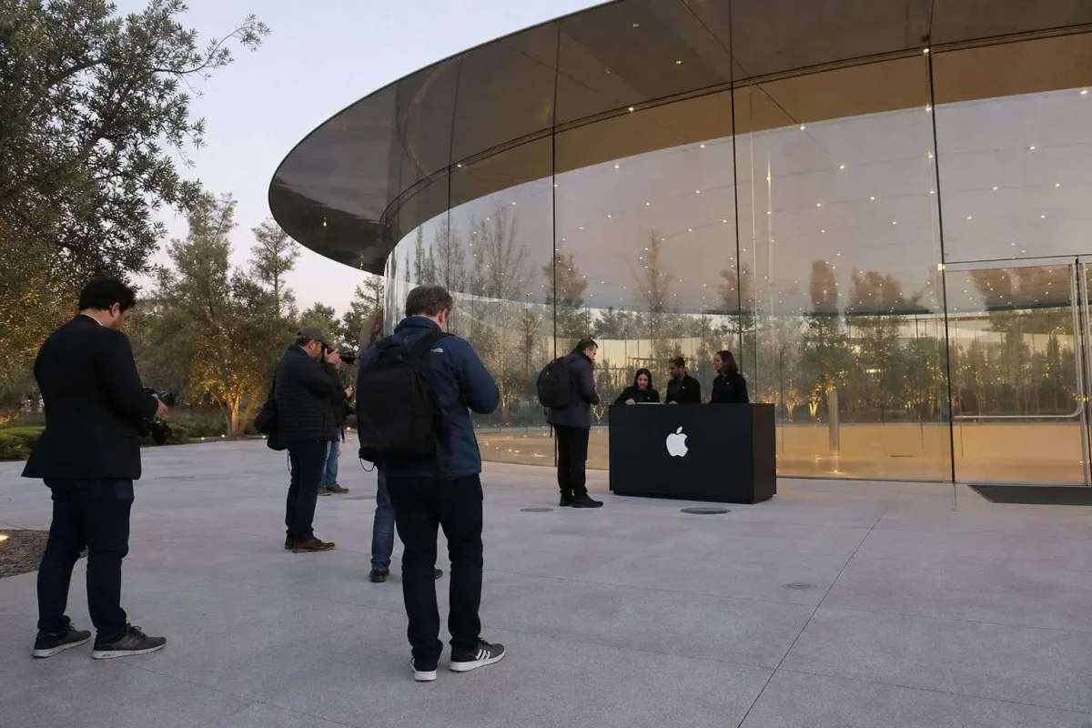 Apple Stock Slips Ahead of iPhone 18 Event; Pro Model Price Hikes Eyed