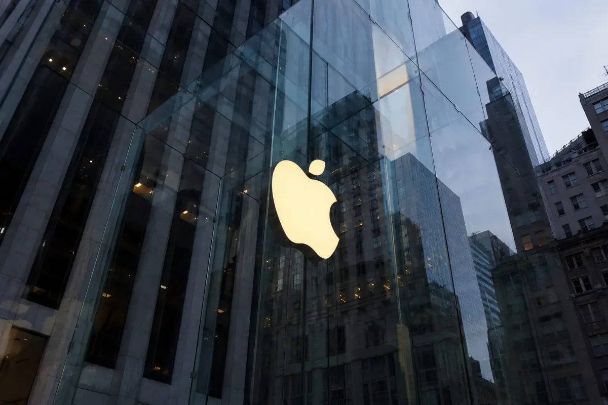 Apple Warns EU Over AI Interoperability Rules as Stock Nears $300