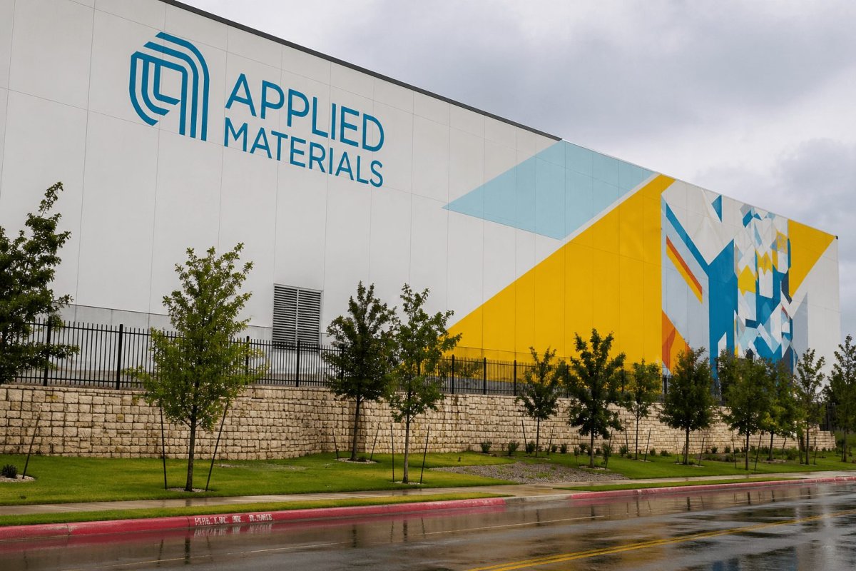 Applied Materials Tumbles 5.5% on Renewed China Export Fears