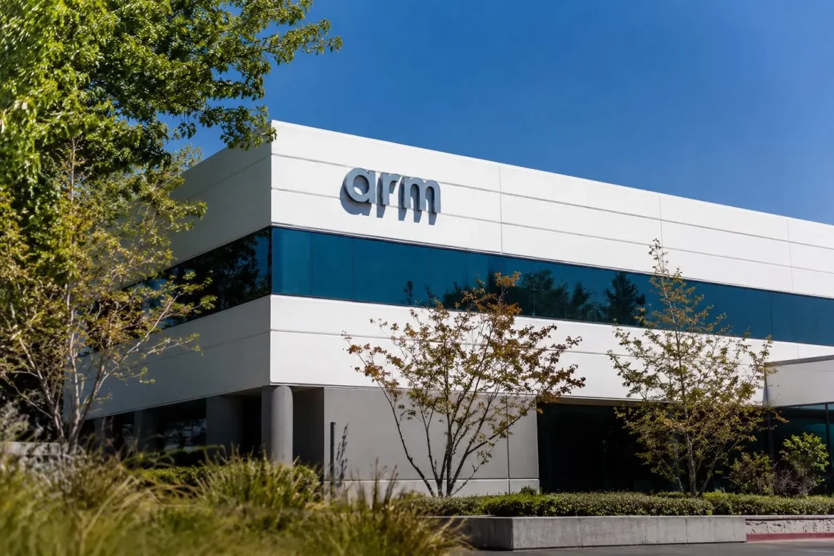 Arm Surges 5.7% as Bernstein Lifts Target to $500 on AI CPU Boom