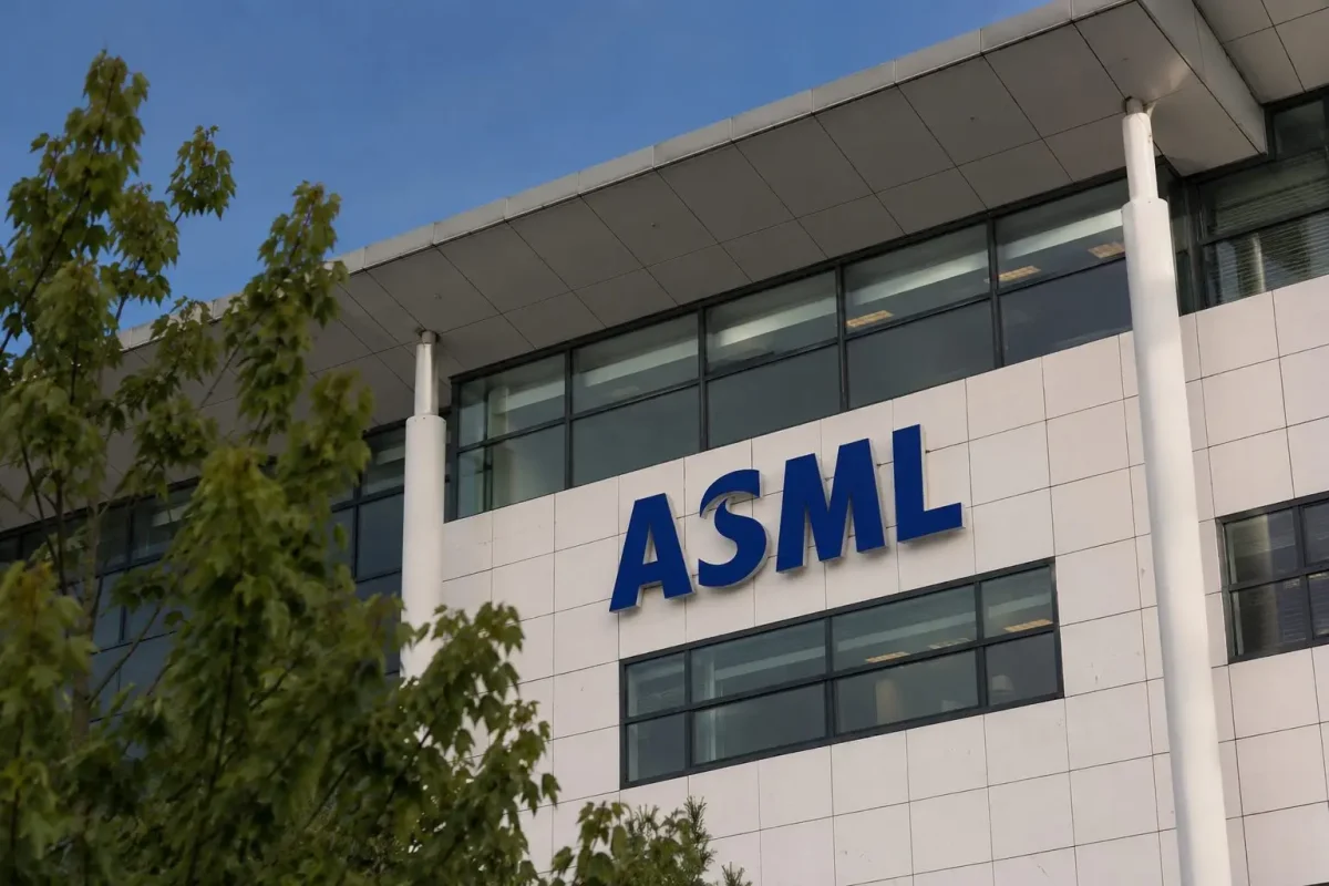 ASML Lifts 2026 Outlook, Q4 Revenue Seen at €13-16 Billion