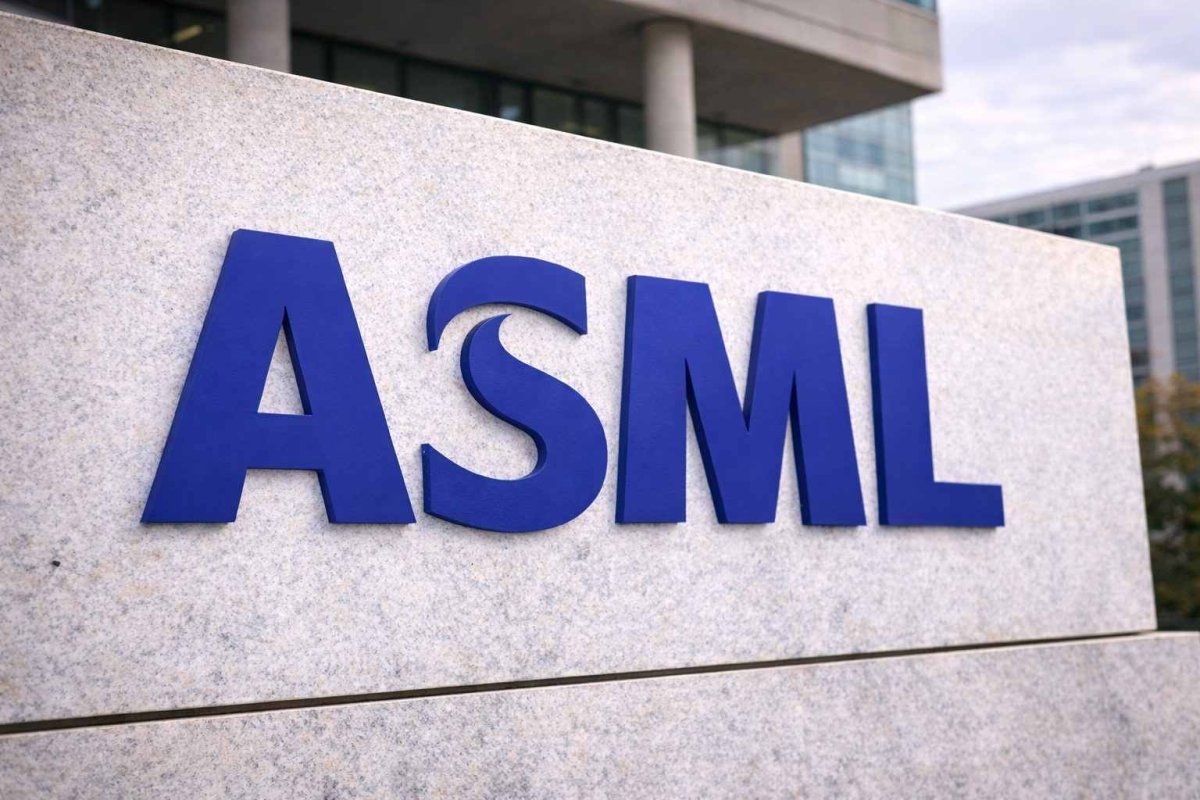 ASML Shares Surge on AI Spending Optimism, Dividend Date Nears