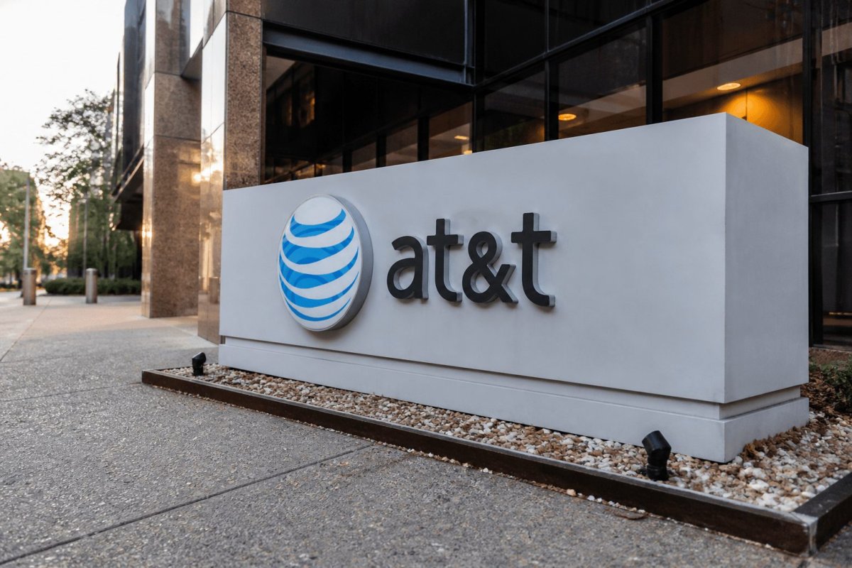 AT&T Secures $6B in Debt as Fiber and 5G Strategy Faces Scrutiny
