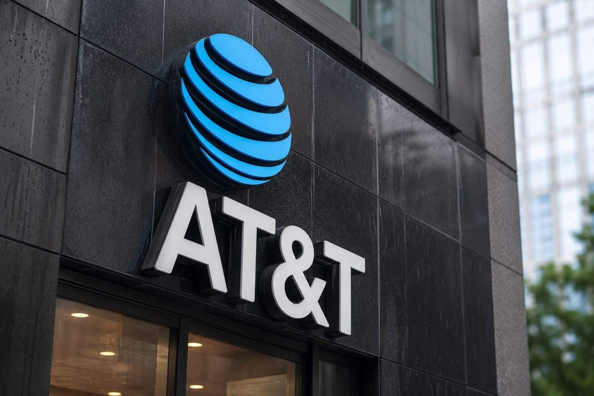 AT&T Stock Edges Up Ahead of Key Cash Flow Test