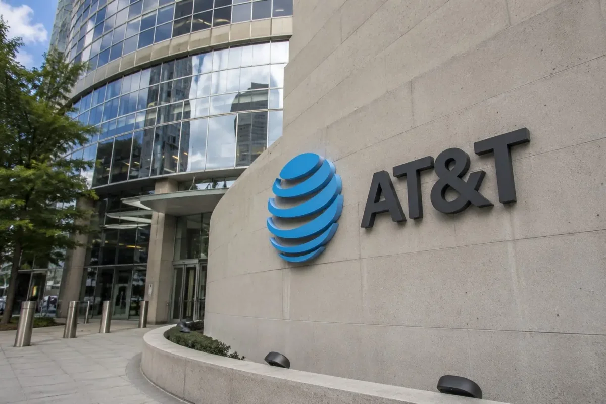 AT&T Stock Jumps on Strong Subscriber Additions, $10B Buyback Plan