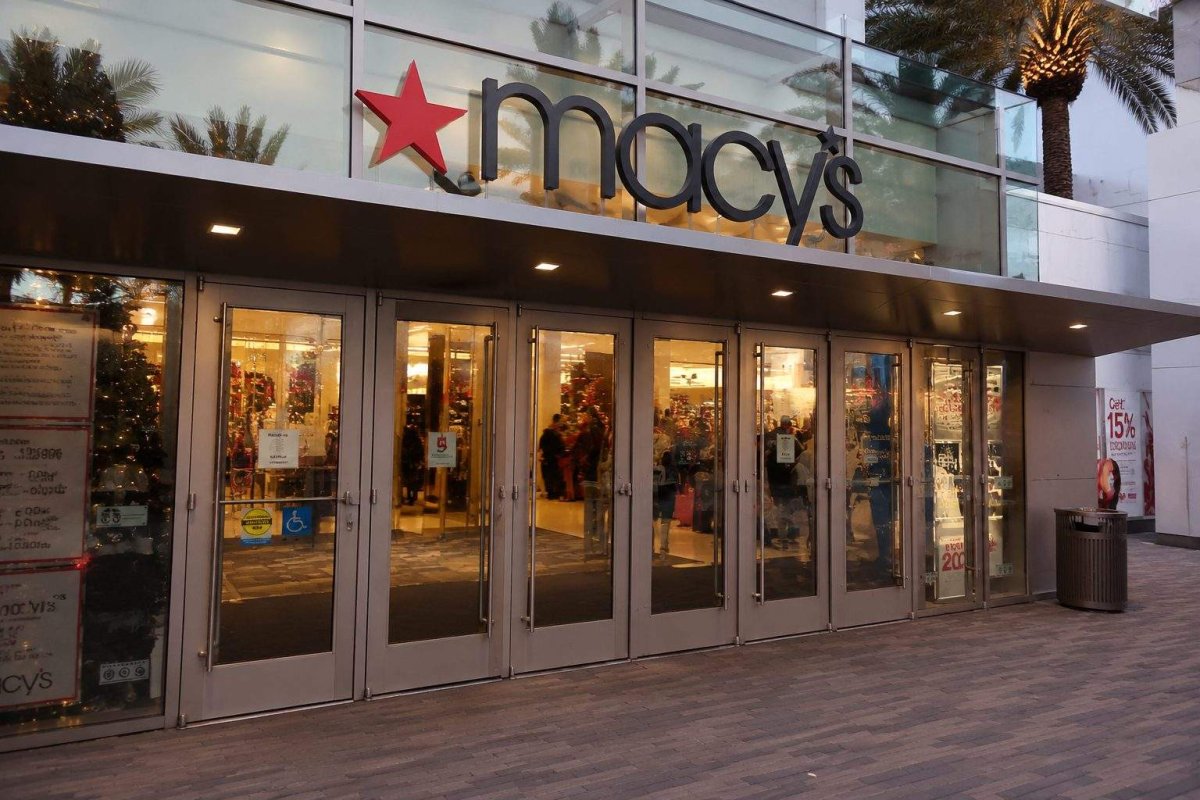 Berkshire Hathaway Takes Stake in Macy's; Stock Rises in Pre-Market