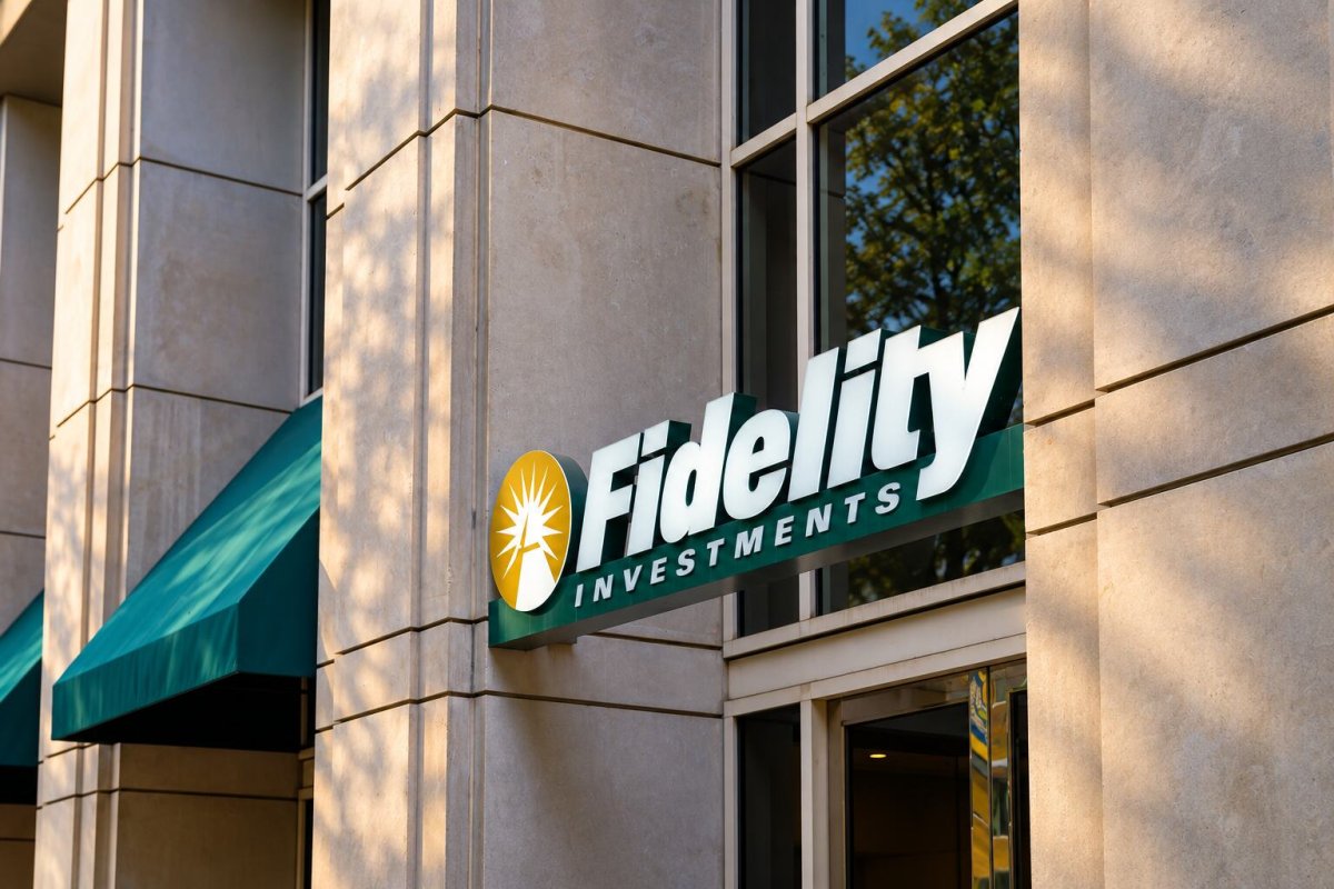 Bitcoin Steadies Above $81K; Friday ETF Inflow Masks Flat Weekly Performance