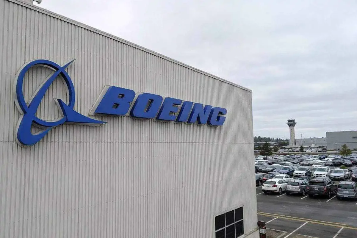 Boeing's $290 Bull Target Faces Execution, Debt Hurdles