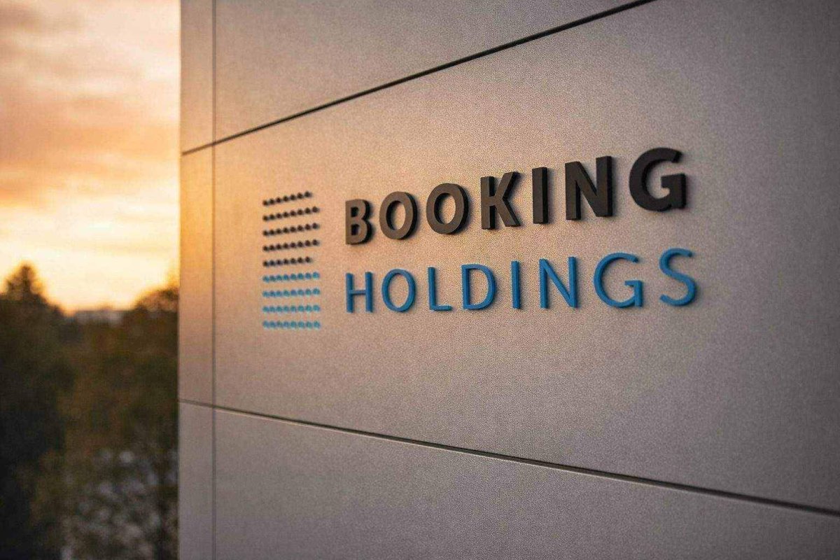 Booking Holdings Hits 52-Week Low Ahead of Q4 Earnings Report