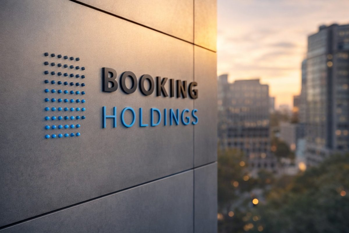 Booking Holdings Shares Drop 4% Ahead of Key Economic Data and Earnings