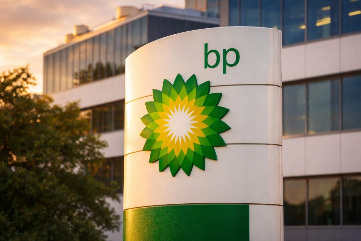 BP Shares Edge Higher Amid Oil Price Strength, Ex-Dividend Date