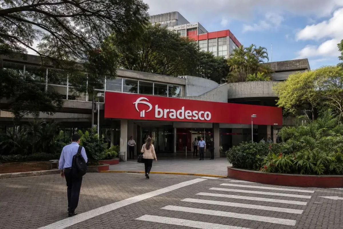 Bradesco ADRs Surge 3.9% as Real Strength Boosts Recovery Rally