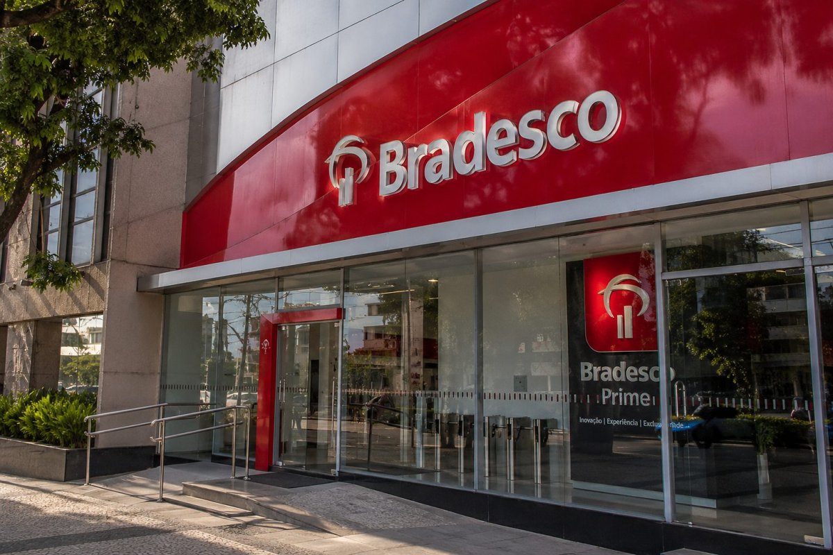 Bradesco Preferred Shares Trail Sector Rally as Trading Volume Spikes