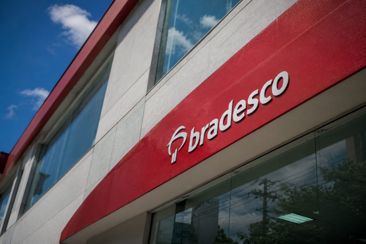 Bradesco Shares Fall on Rising Credit Provisions Despite Profit Growth