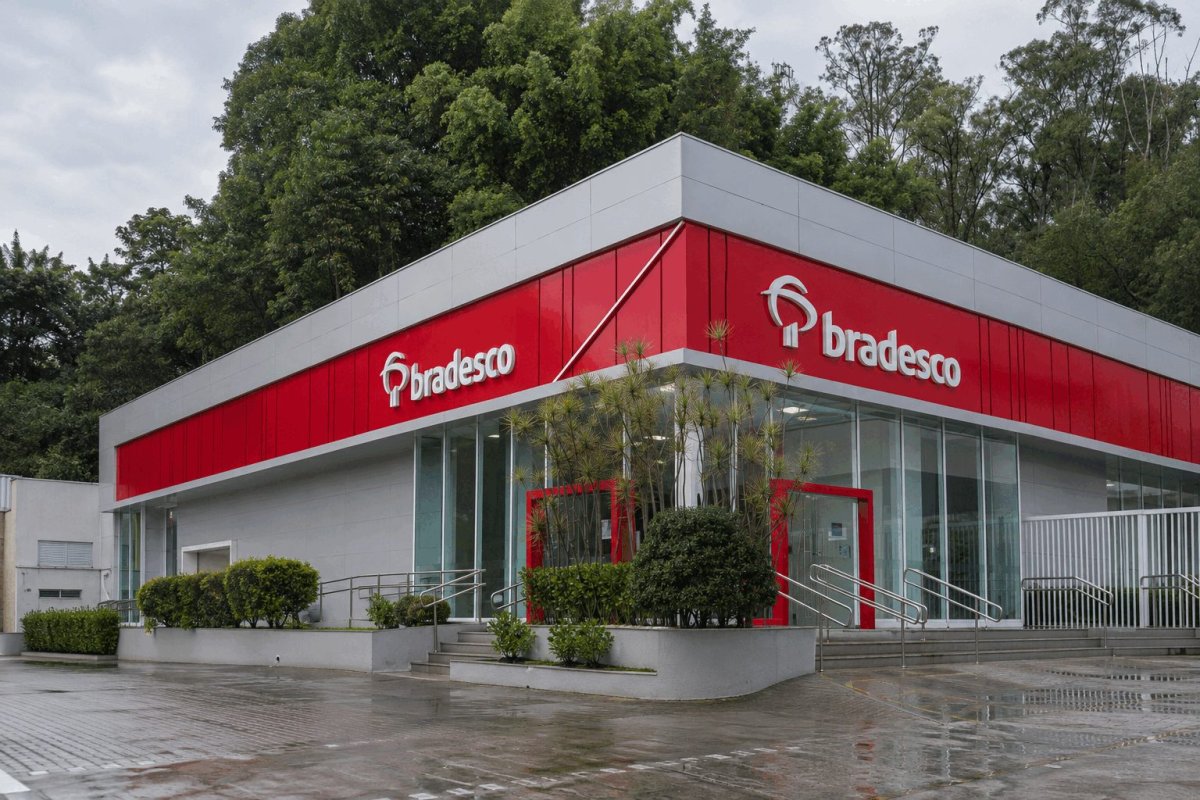 Bradesco Shares Slide as Capital Raise Prices Above Market