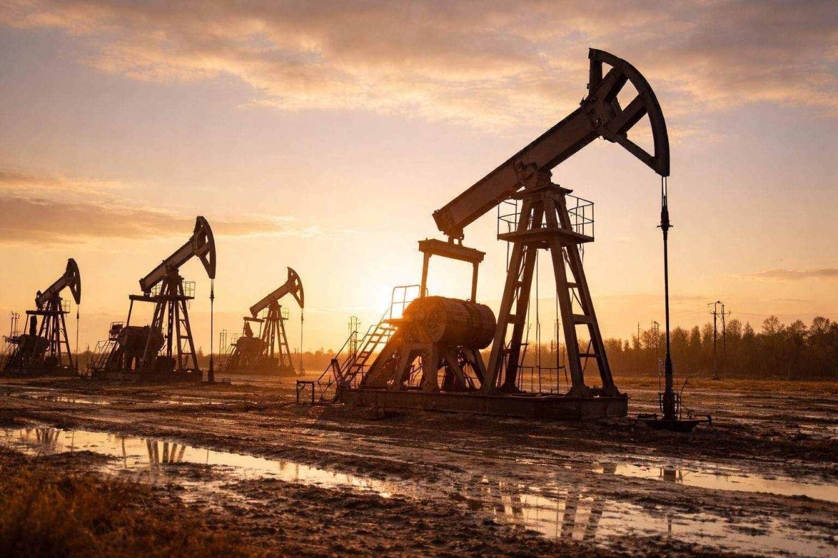 Brent Crude Plunges After Spiking Above $126 on Iran Tensions