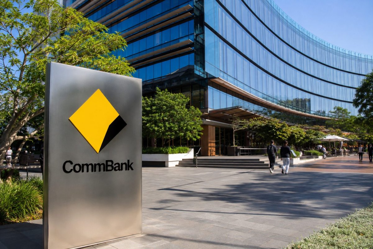 CBA CEO's A$8.4M Share Sale Spotlights Valuation Gap