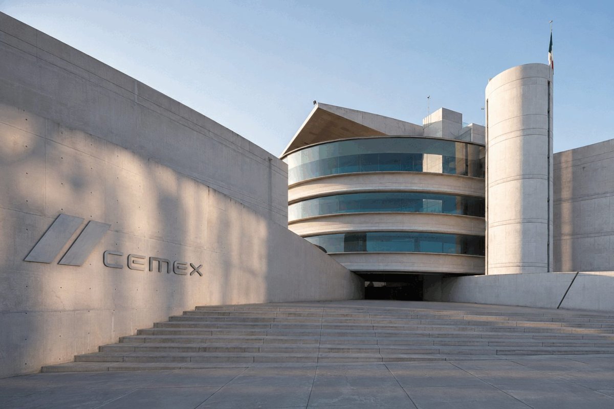 Cemex Poised for $41M FX Boost as Peso Strength Defies Forecasts