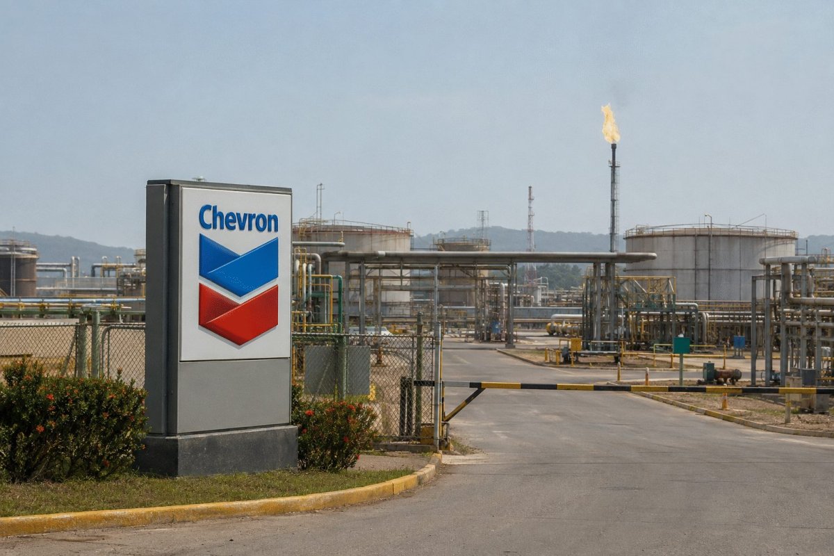 Chevron Gains on Venezuela Expansion Hopes, Analysts See 8% Upside