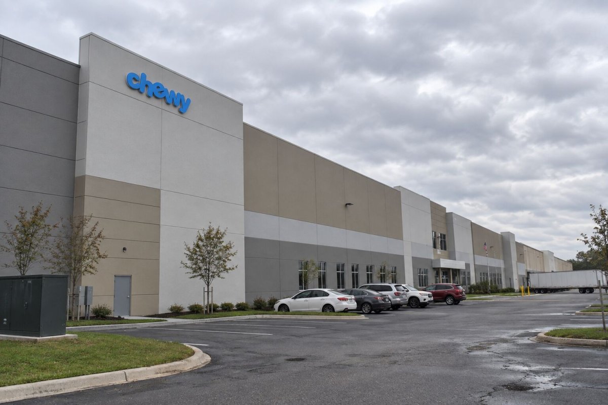 Chewy Stock Slips Further as Cash Flow Concerns Persist
