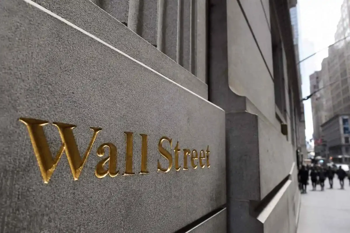 Chip Rebound Eases VIX Spike; Intel Surges on Google Order
