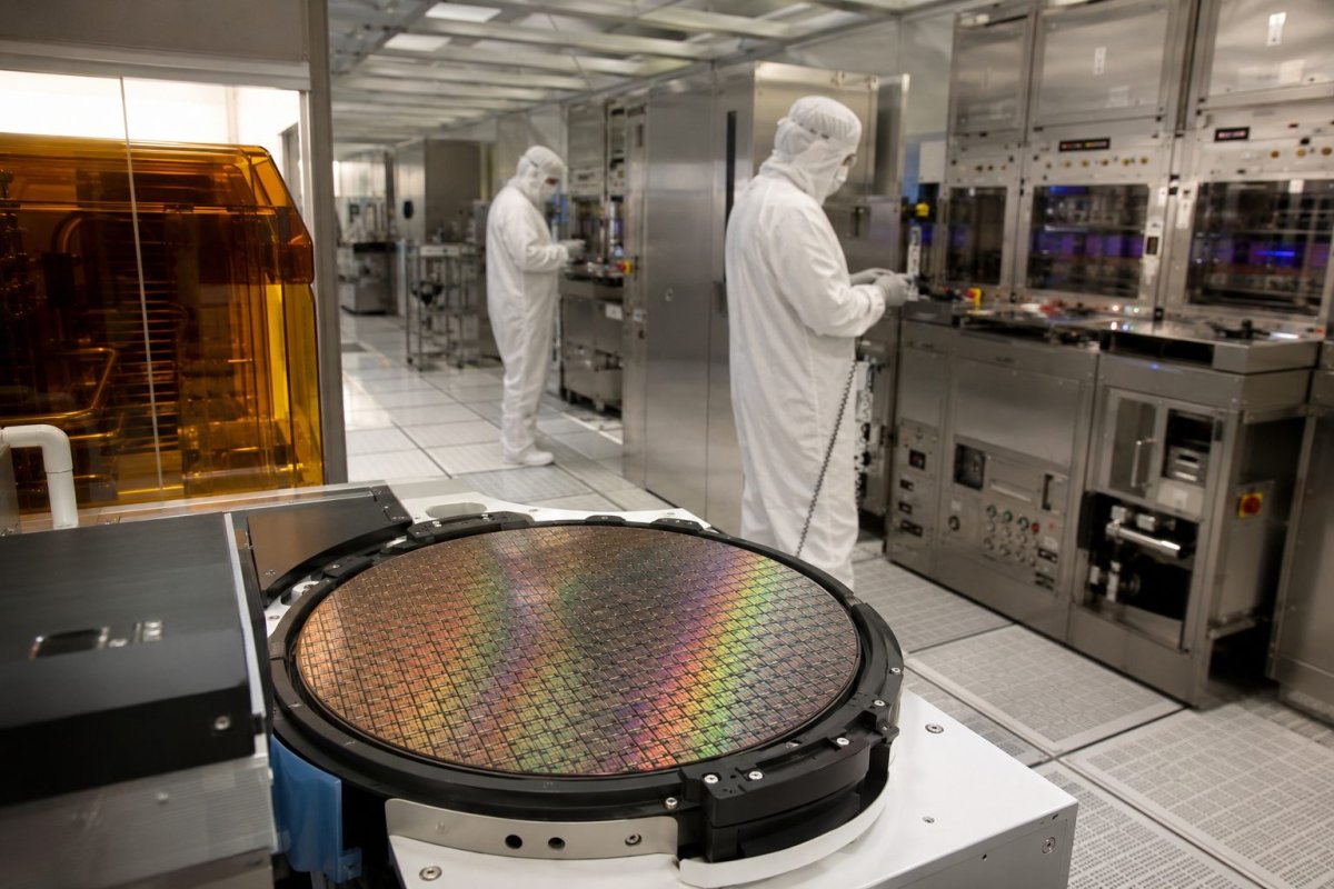 Chip Stocks Rally Broadly Ahead of Inflation Data and Applied Materials Earnings