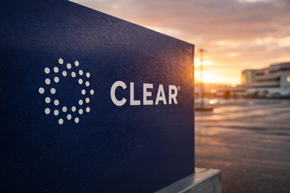 Clear Secure Stock Nears 52-Week Peak Amid Airport Chaos-Driven App Surge