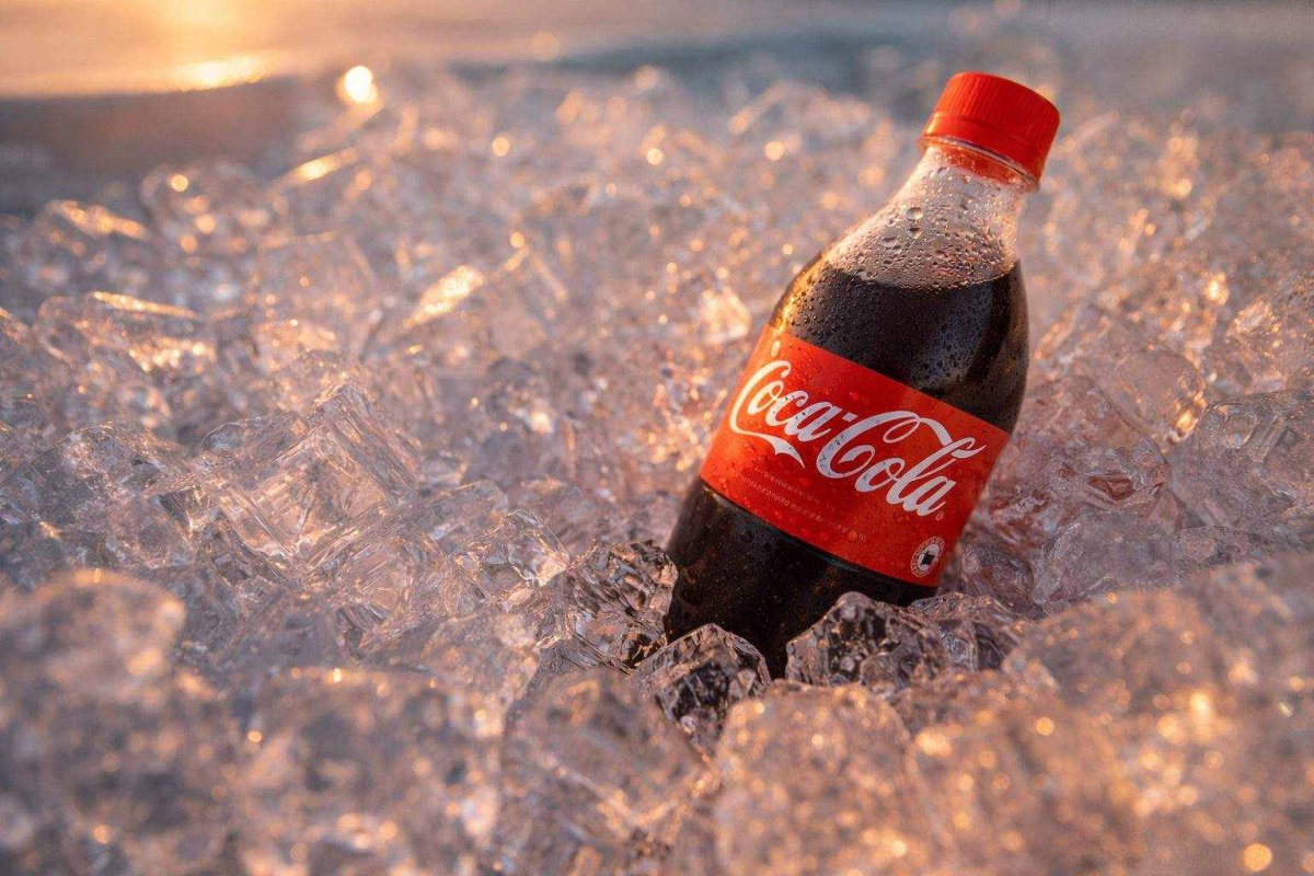 Coca-Cola Gains on Mexico Investment Plan Amid Defensive Stock Shift