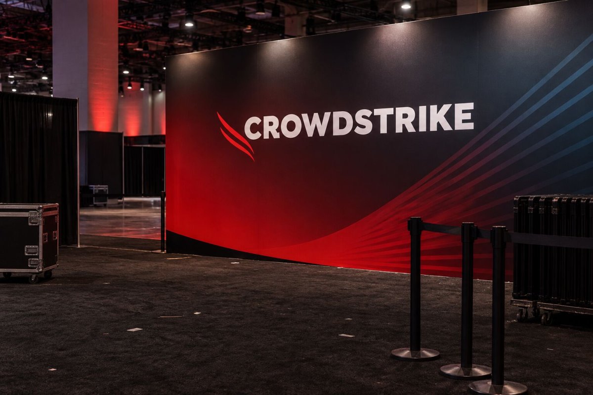 CrowdStrike Surges 10%, Closing in on Wedbush's $250 Target