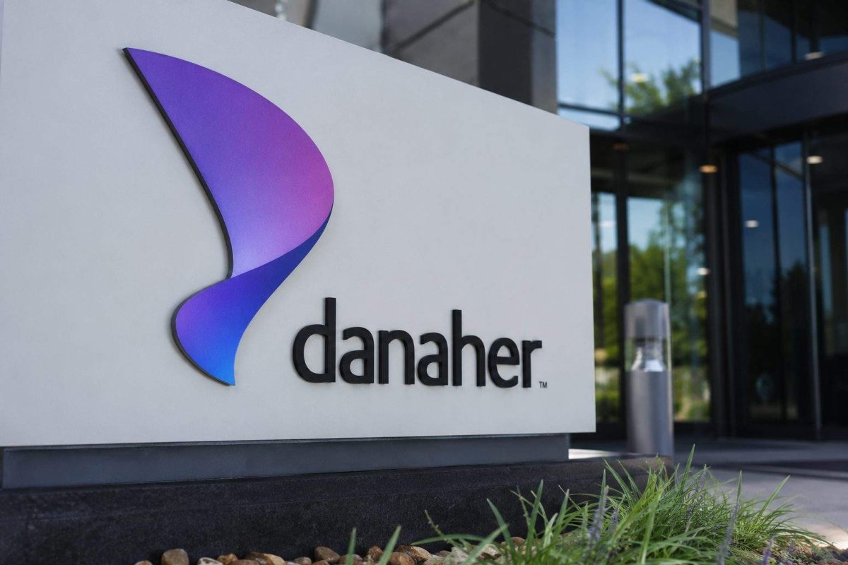Danaher Tumbles 11% as Biotech Growth Disappoints, Triggering Valuation Reset