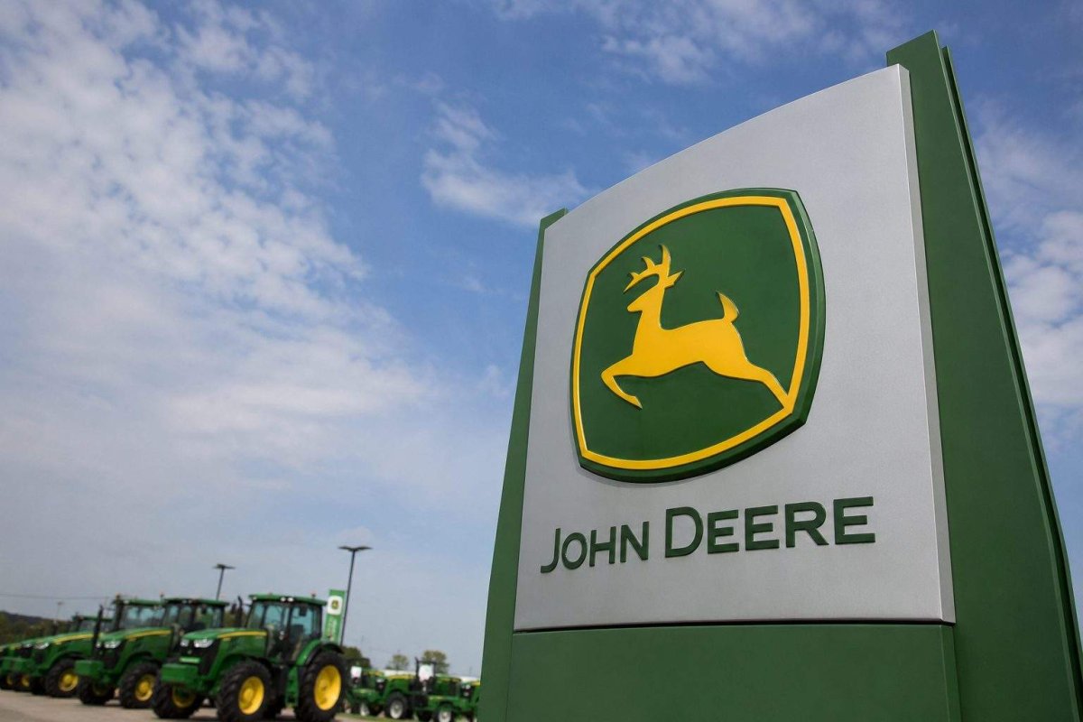 Deere's $99M Right-to-Repair Deal Advances, Farmers Face Key Deadlines