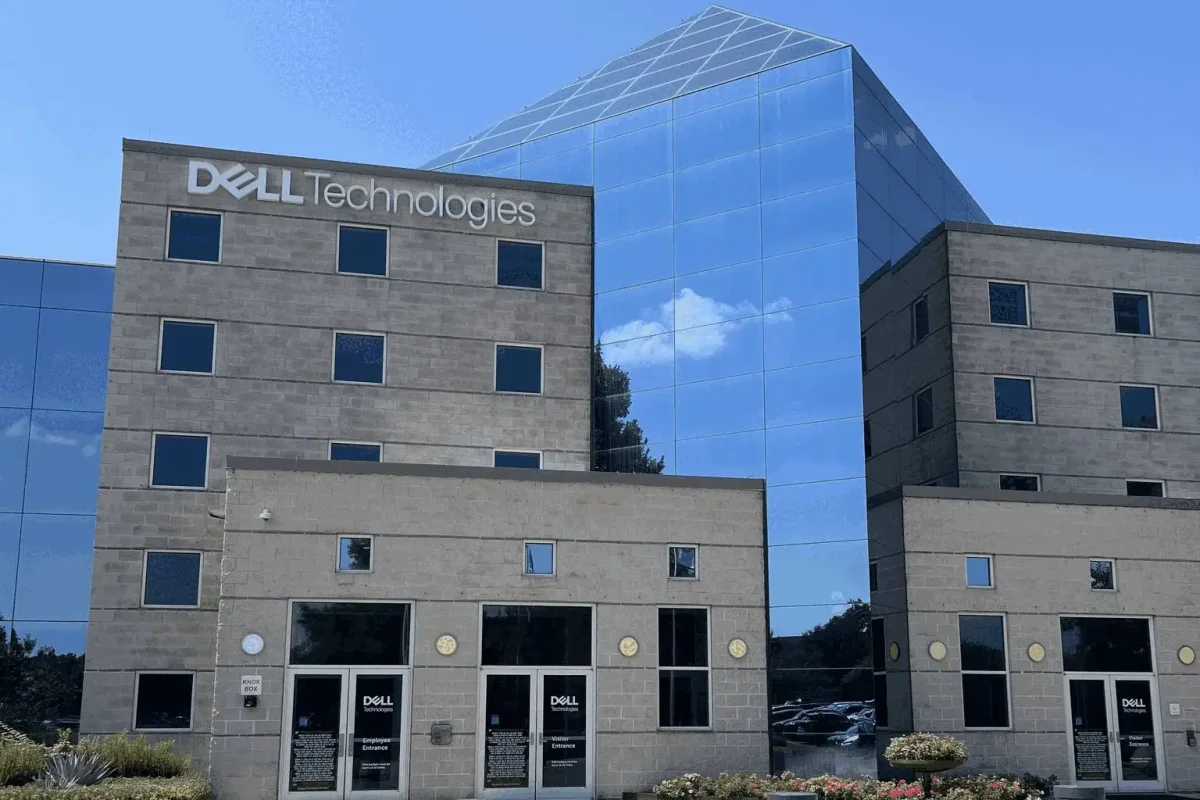 Dell Nears Q2 Earnings: AI Server Push Fuels 10% Options Swing