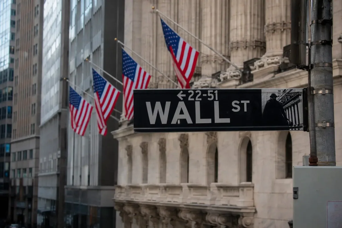 Dell's AI Revenue Surge Propels Wall Street to New Highs