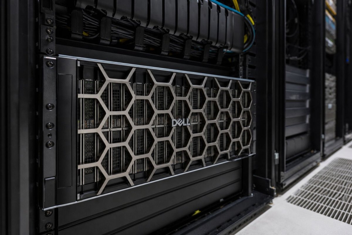 Dell Stock Slips as AI Server Push Raises Margin Concerns