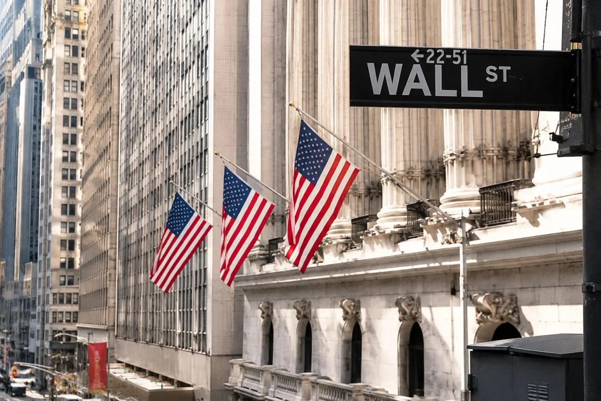 Dow Hits New Record as Tech Selloff Weighs on S&P 500 and Nasdaq