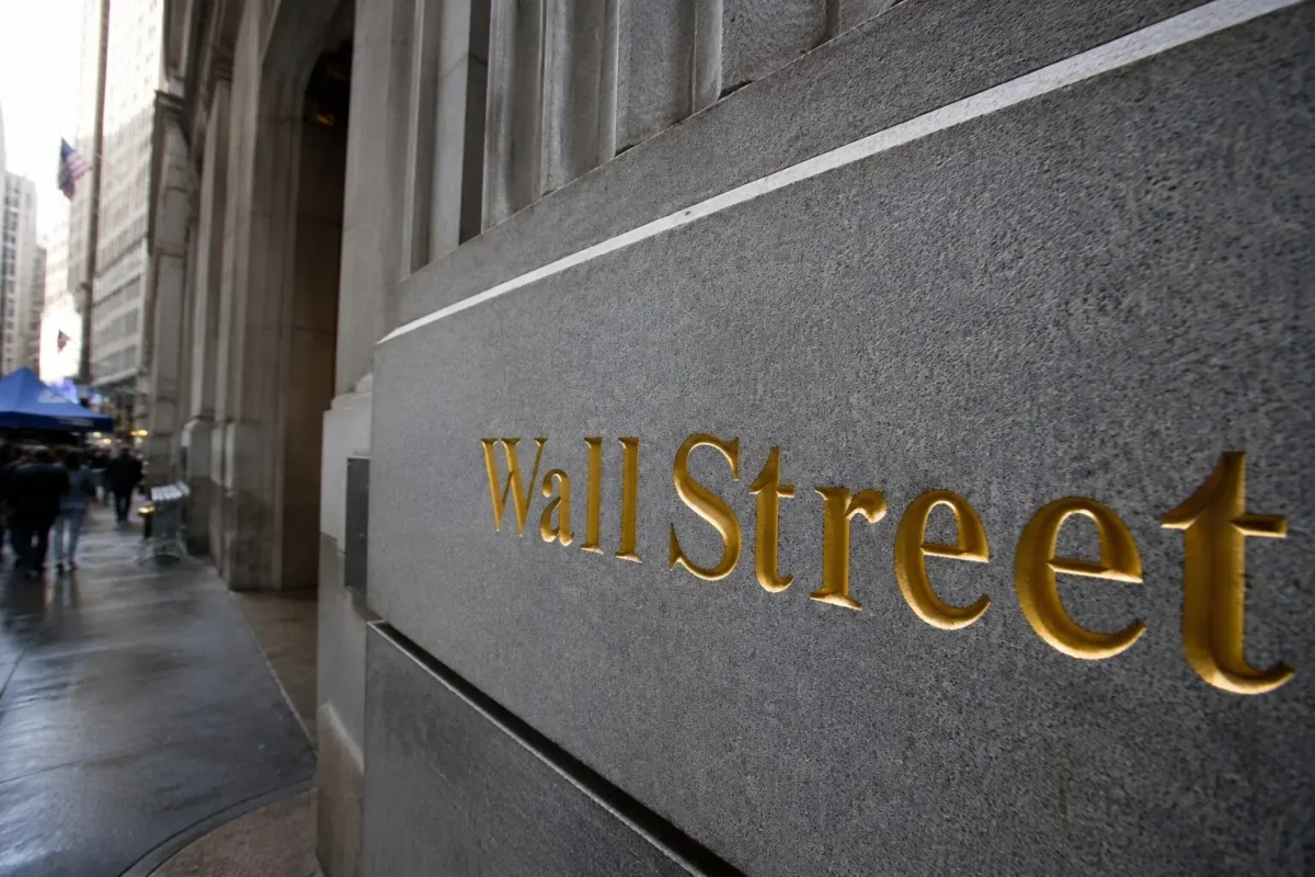 Dow Jones Industrial Average Reaches New All-Time High as AI Rally Pauses